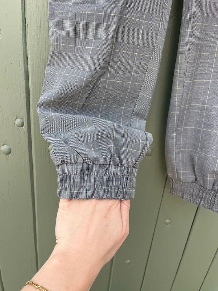 Pantalon à carreaux avec chaîne - photo numéro 5