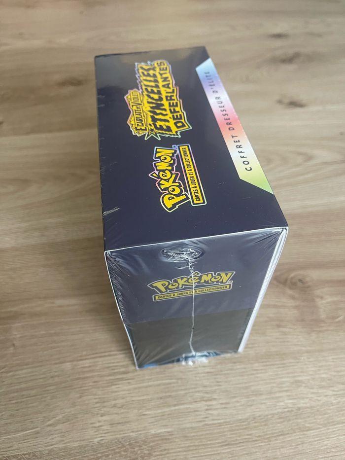 Pokemon ETB EV8 étincelles déferlantes - photo numéro 3