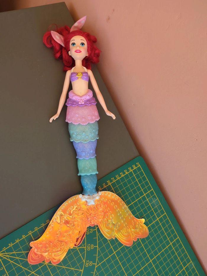 poupée Disney Ariel changement de couleur - photo numéro 1