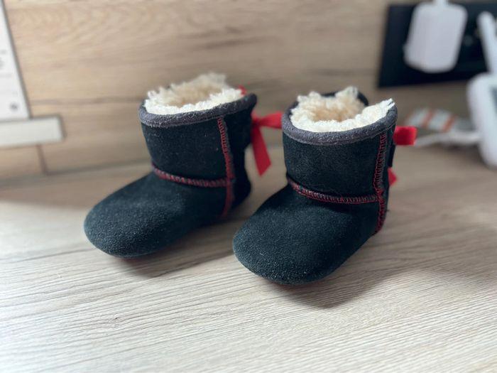 Botte UGG bébé 👶 - taille 18 - photo numéro 3