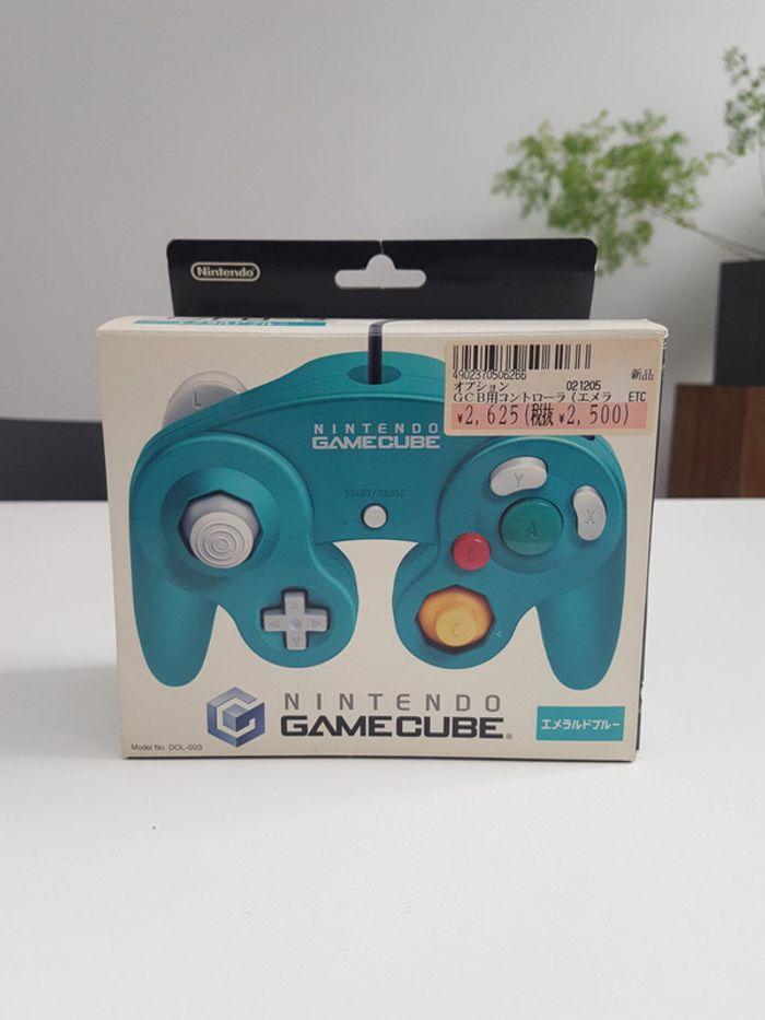 Manette Gamecube Blue Emerald en boite - photo numéro 1