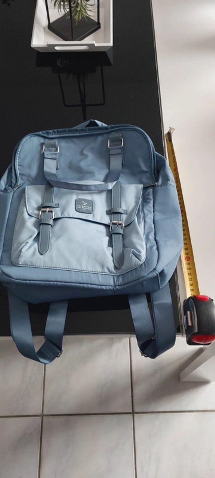 Sac à dos bleu - photo numéro 1