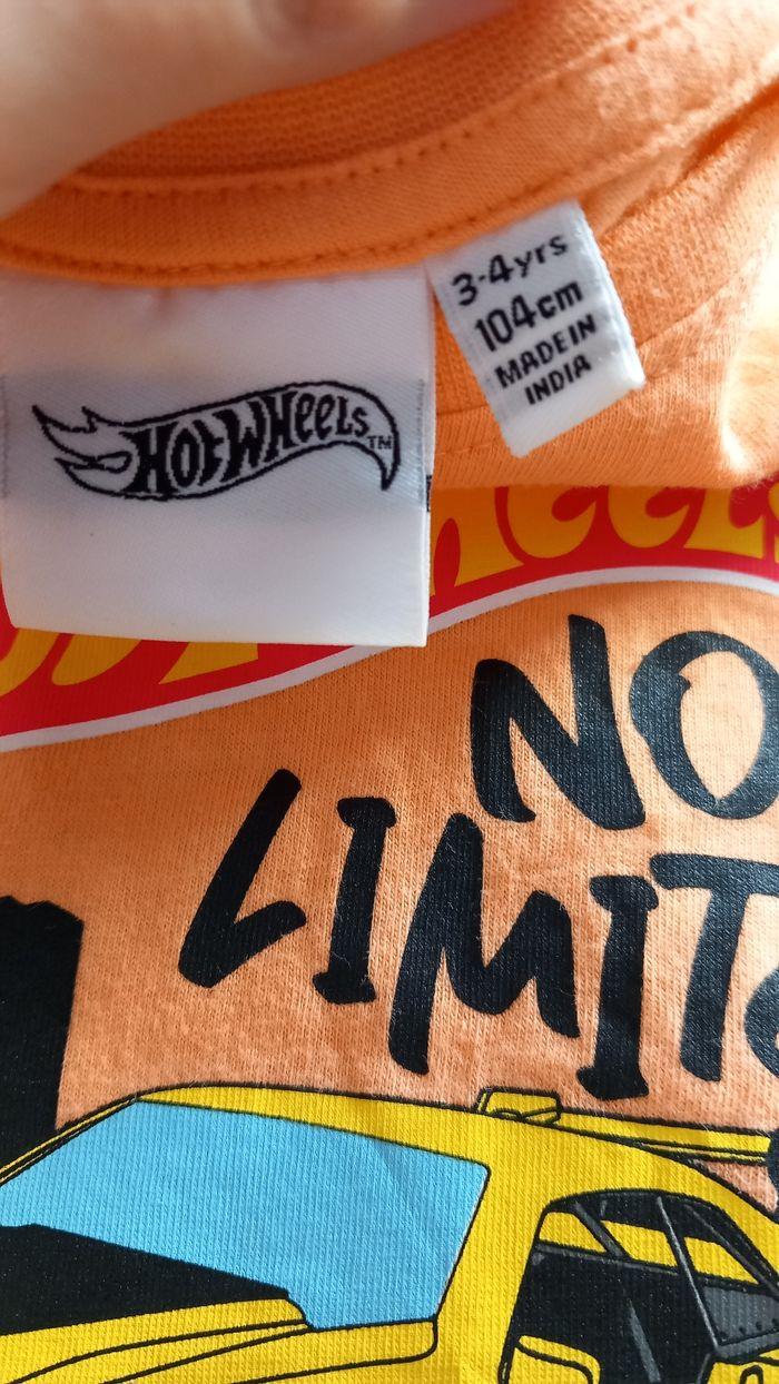 T-shirt à manches courtes avec une voiture hotwheels - photo numéro 3