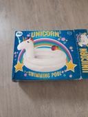 Petite piscine licorne neuve