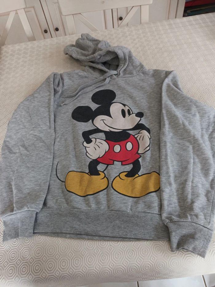 Sweat-shirt Disney Mickey taille M. Très bon état - photo numéro 2