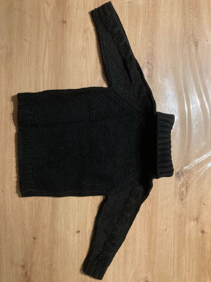 Vend pull noir col roulé taille 3 ans - photo numéro 2