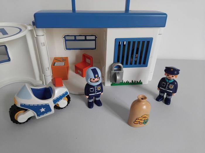 👮 Playmobil 123 Commissariat Police Transportable  9382 Complet - photo numéro 2