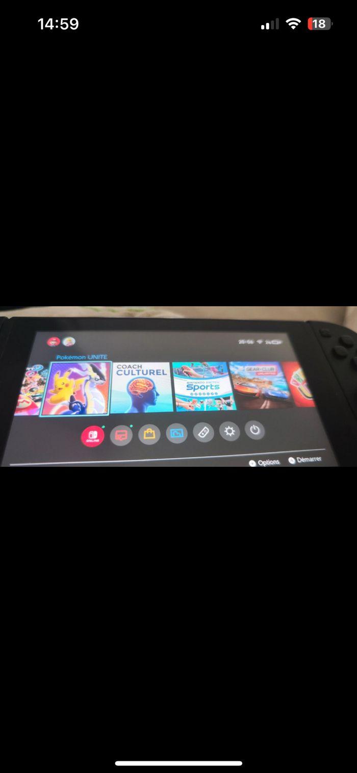 Nintendo switch console - photo numéro 3