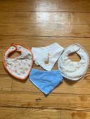 Lot de 4 bavoirs bandanas bébé