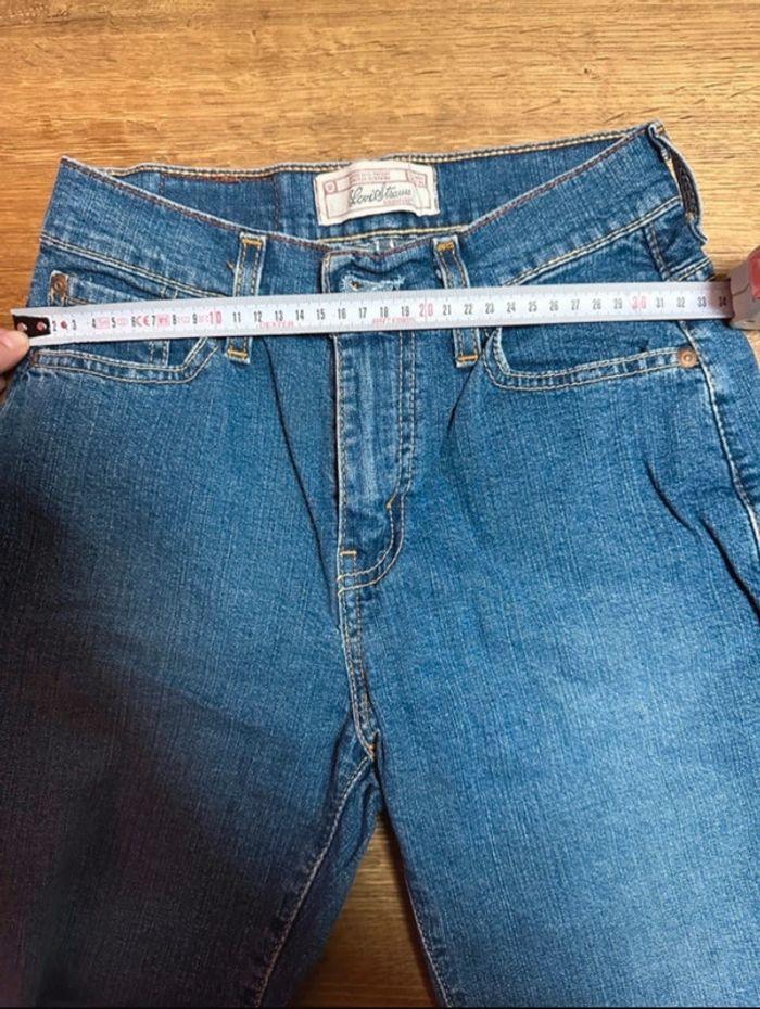 Jeans bleu  Levi Strauss taille 34 - photo numéro 9