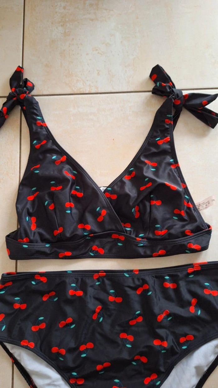 Maillot de bain noir motifs cerises - photo numéro 3