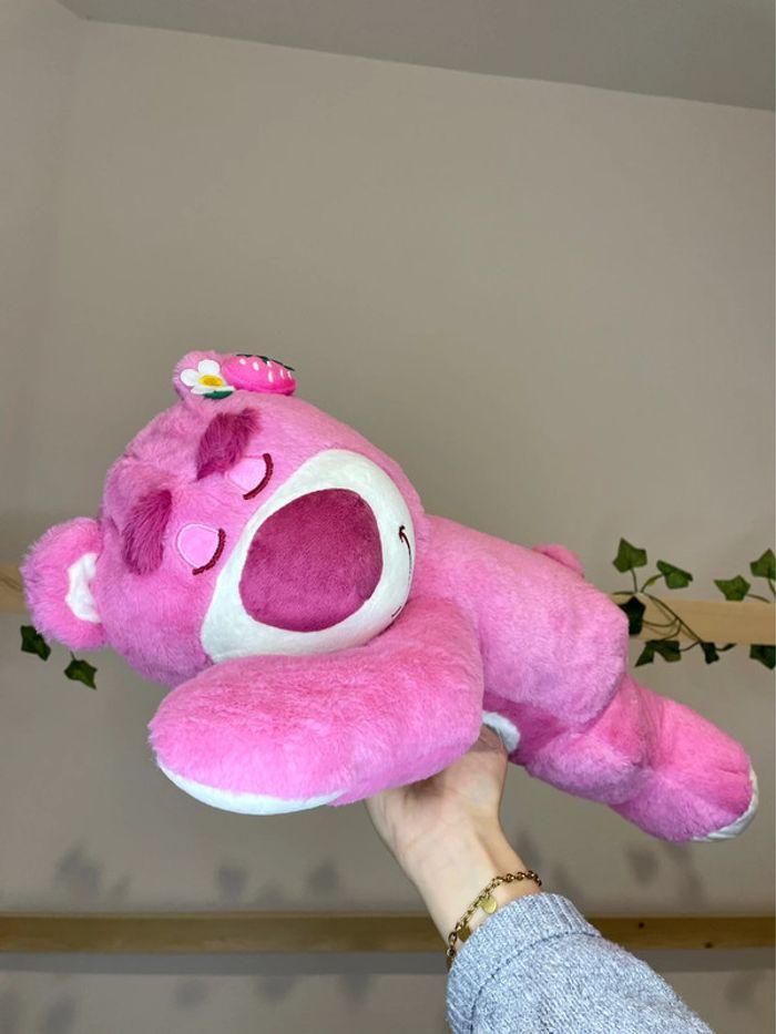 Peluche Lotso Toy Story grande taille - photo numéro 9