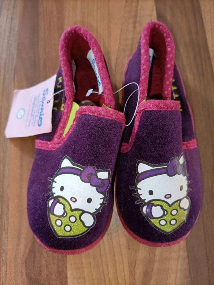 Chaussons Hello Kitty neuf 22 - photo numéro 2