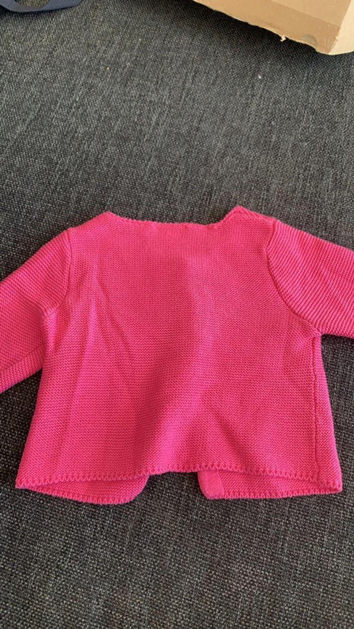 Cardigan rose fuchsia Jacadi, 18 mois en très bon état - photo numéro 4