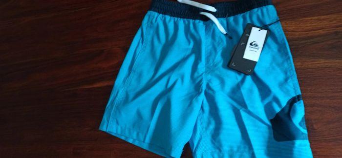 Short de bain Quiksilver 10 ans neuf - photo numéro 1