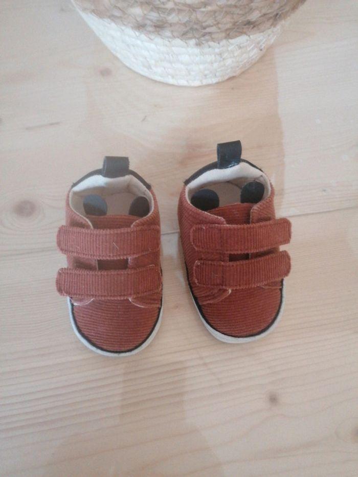 Chausson chaussures bébé marron velour côtelé - photo numéro 3