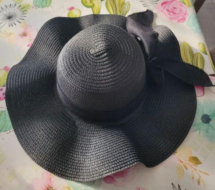 Chapeau paille noir - photo numéro 1