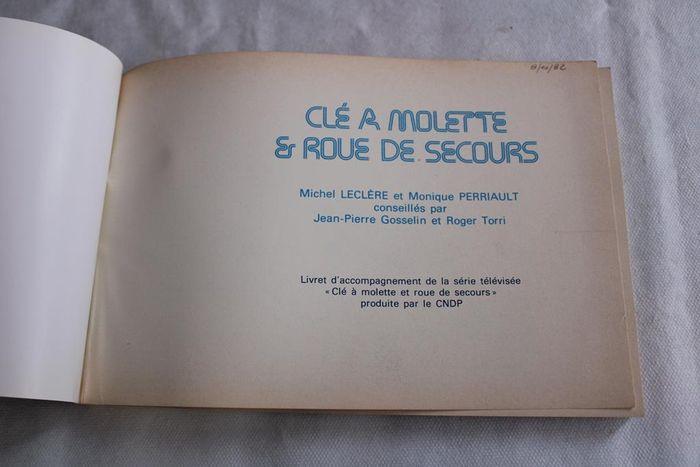 Livre "clé à molette et roue de secours" - photo numéro 3