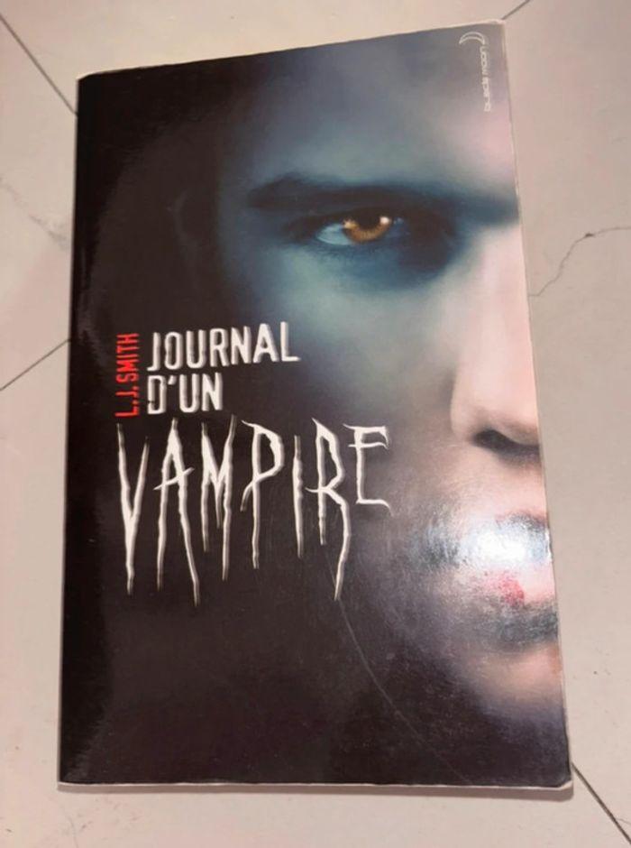 Lots livres le journal d’un vampire - photo numéro 2