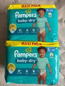 2 paquets de couches Pampers taille 5