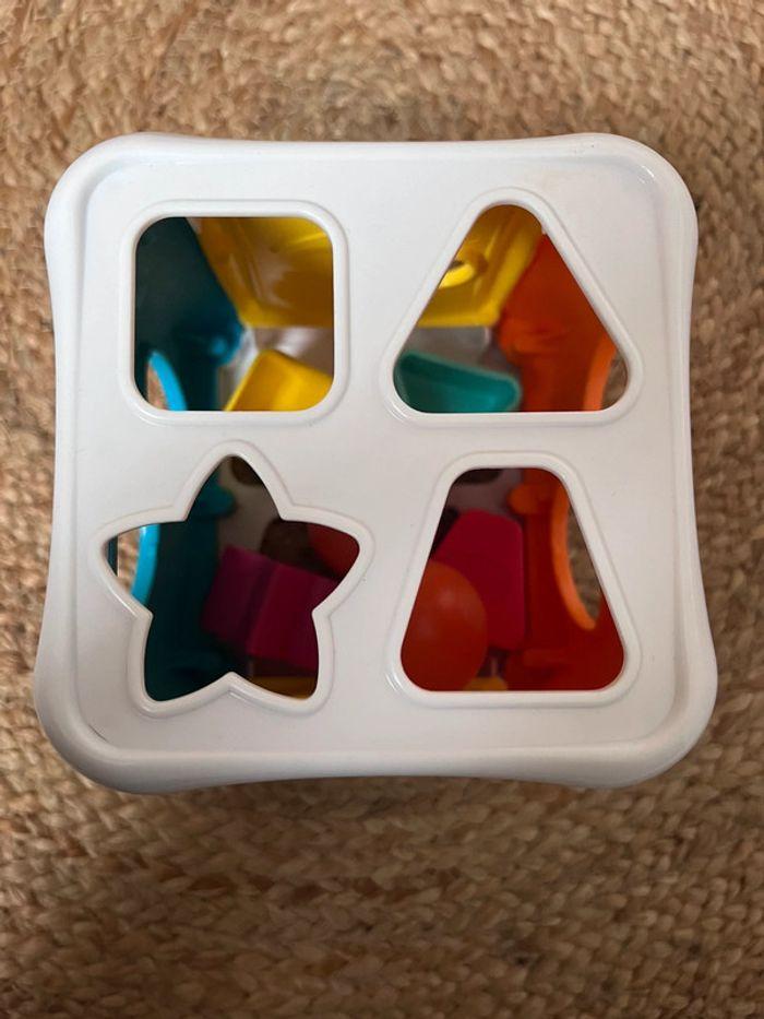 Jeu éveil cube avec formes à encastrer Chicco - photo numéro 7