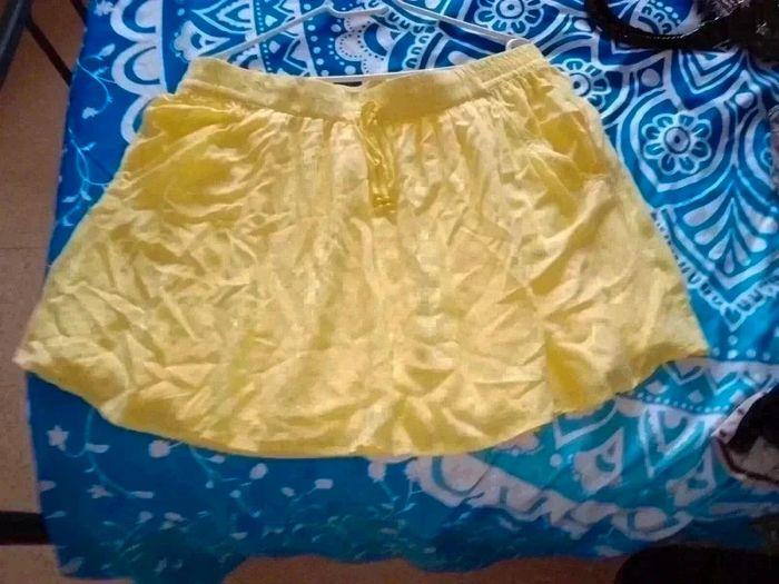 Jupe jaune vif taille XL élastique avec poches de chez Mim - photo numéro 1