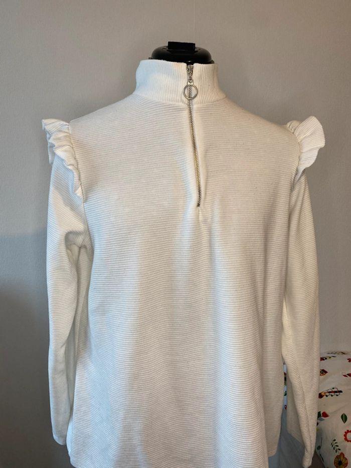 Pull col camionneur à volants blanc Kiabi taille XL / 42 - photo numéro 2