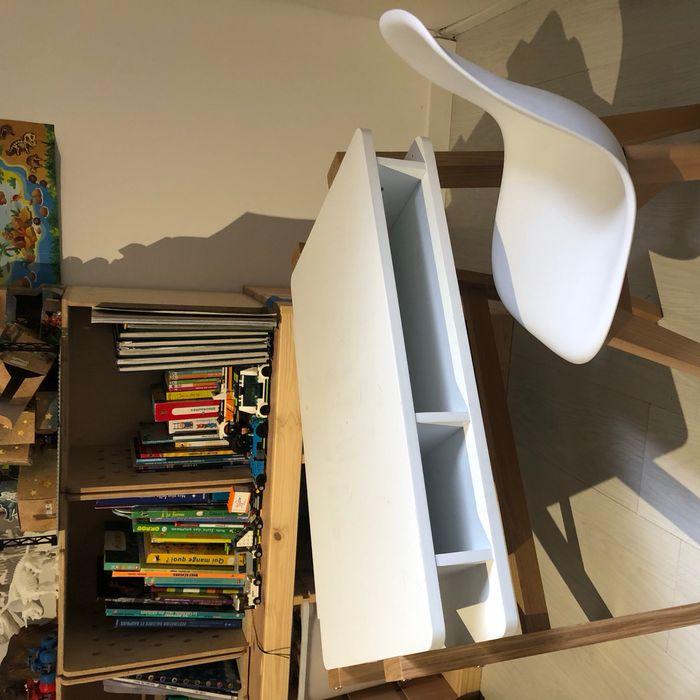 Bureau + chaise maternelle Verbaudet. - photo numéro 1