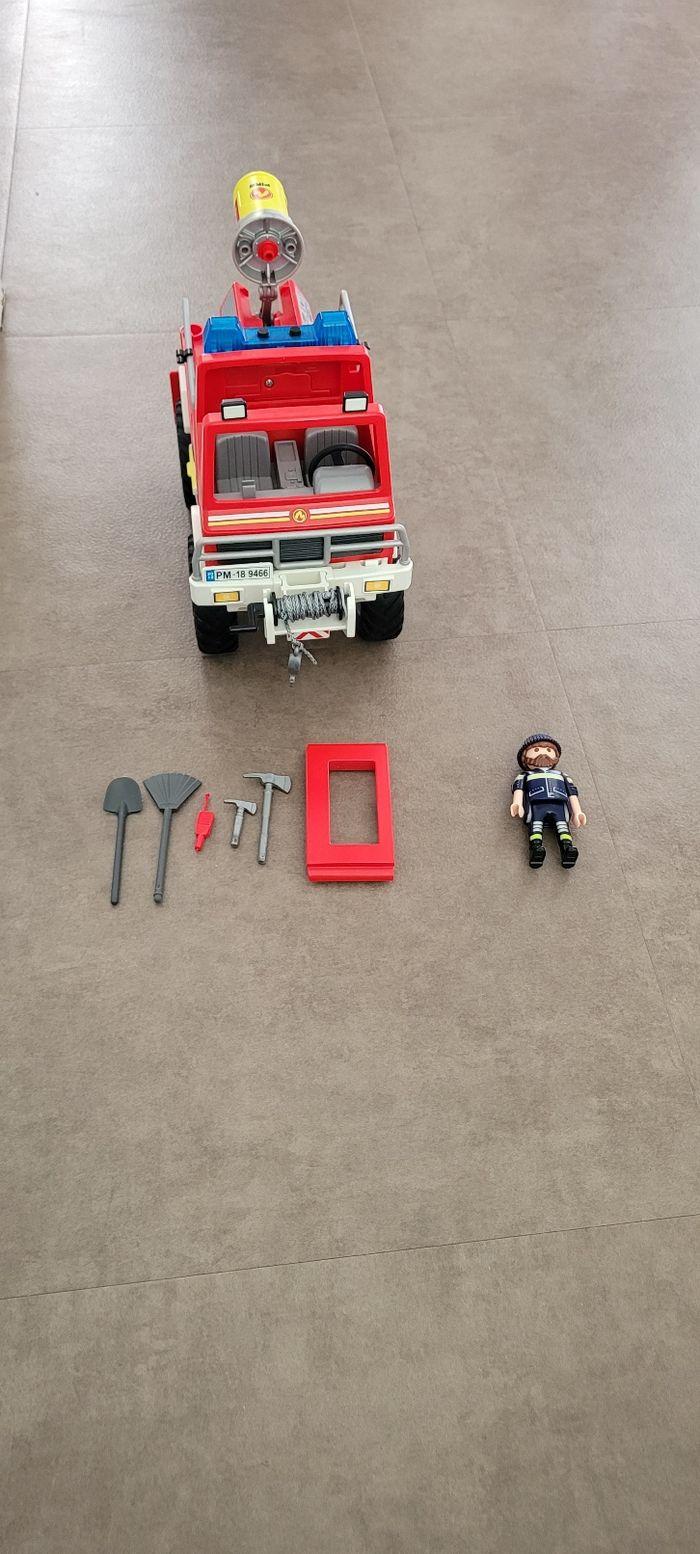 Playmobil camion 4x4 de pompier avec lance-eau - photo numéro 4