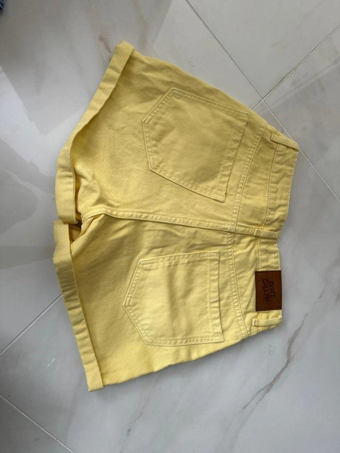 Short jeans jaune - photo numéro 2