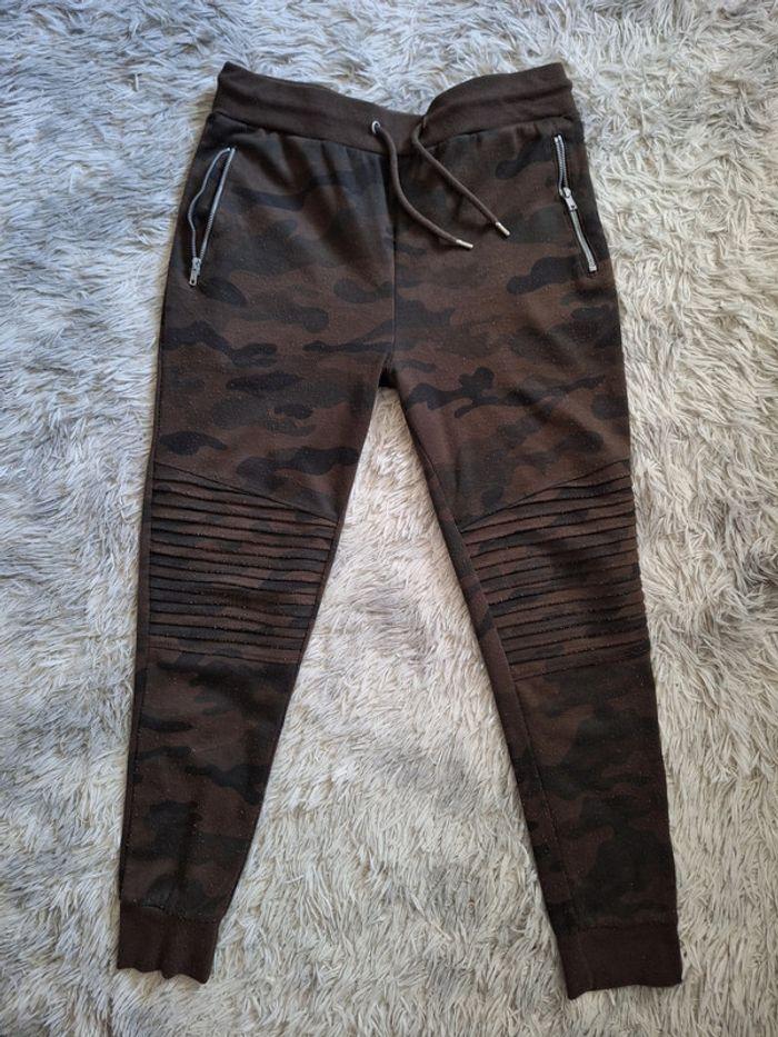 Pantalon Camouflage Vert Marron - Taille Medium - Marque Primark - Porté Plusieurs Fois - photo numéro 1