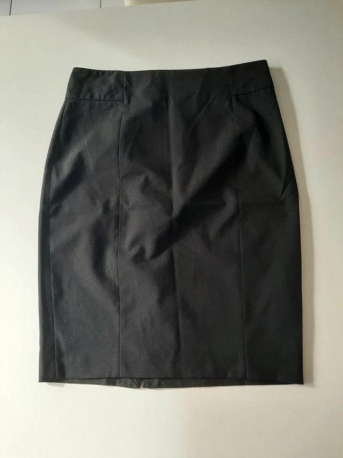 jupes et robe tailleur Zara Basic noir taille 40 - photo numéro 1