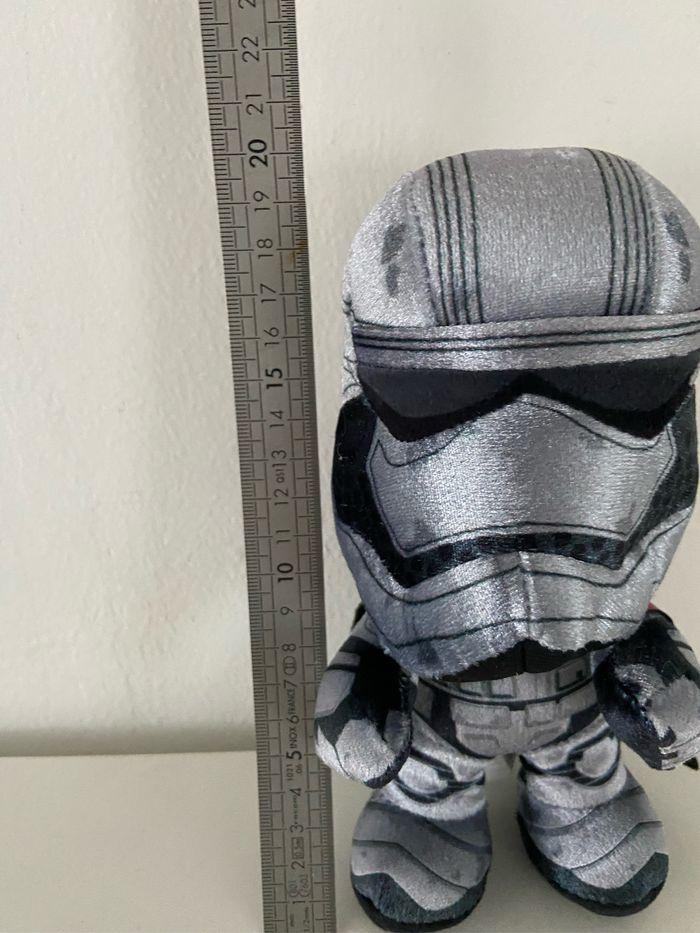 Peluche star wars capitaine Phasma - photo numéro 5