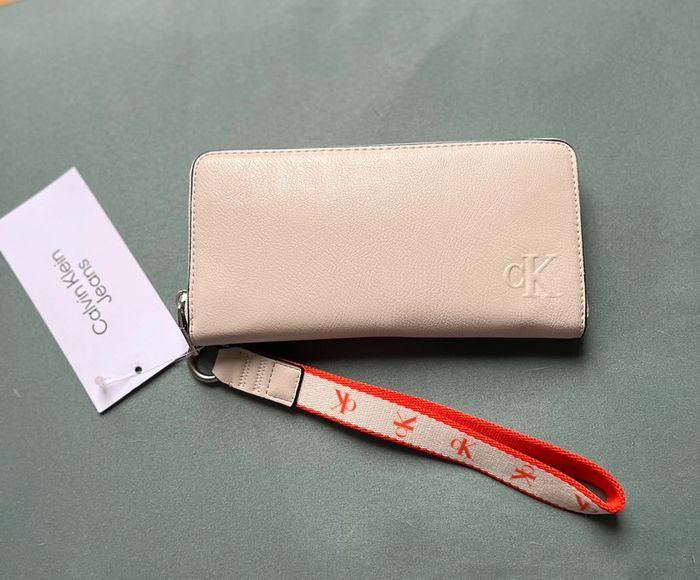 Portefeuille ultralight wristlet Calvin Klein - photo numéro 2