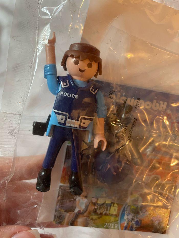 Playmobil policier neuf - photo numéro 2