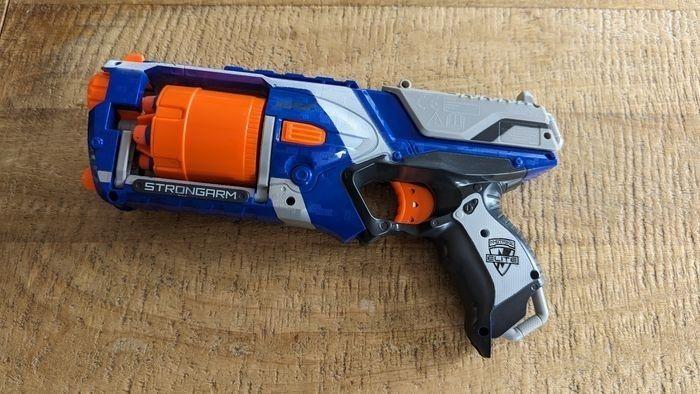 Pistolet Nerf N-Strike Elite - photo numéro 1