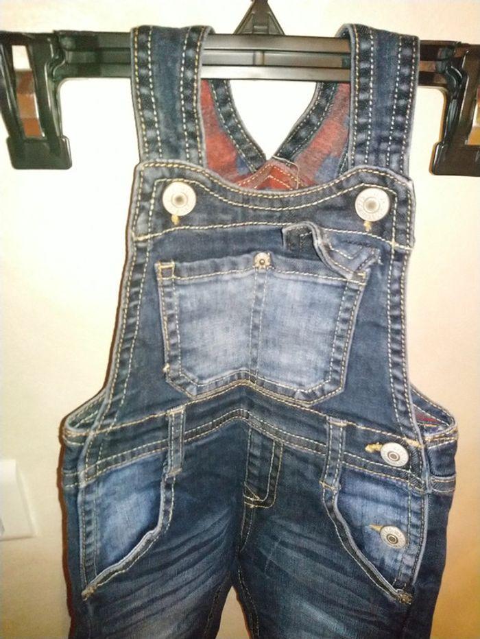 Superbe salopette en jeans Levi's taille 12 mois - photo numéro 4