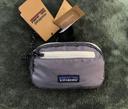 Sac banane Patagonia ultralight black hole 1L compact et résistant