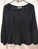 Blouse noire col carré