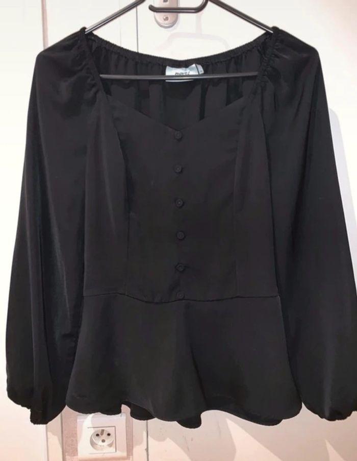 Blouse noire col carré - photo numéro 1