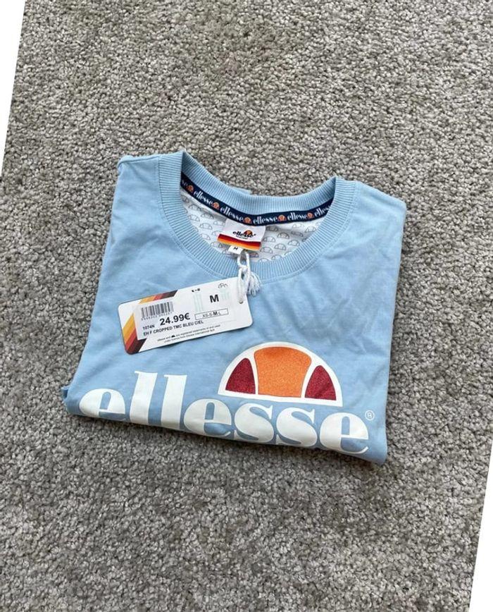 T-shirt court Ellesse taille M - photo numéro 1