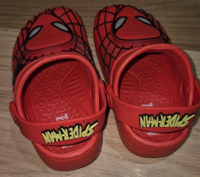 Crocs spider man pointure 22 - photo numéro 2