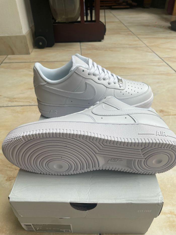 Nike AirForce One Taille 42 - photo numéro 4