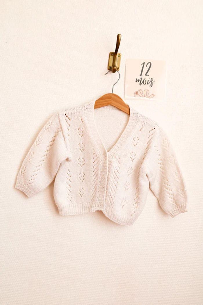 Gilet blanc points broderie, Handmade, 12 mois - photo numéro 1