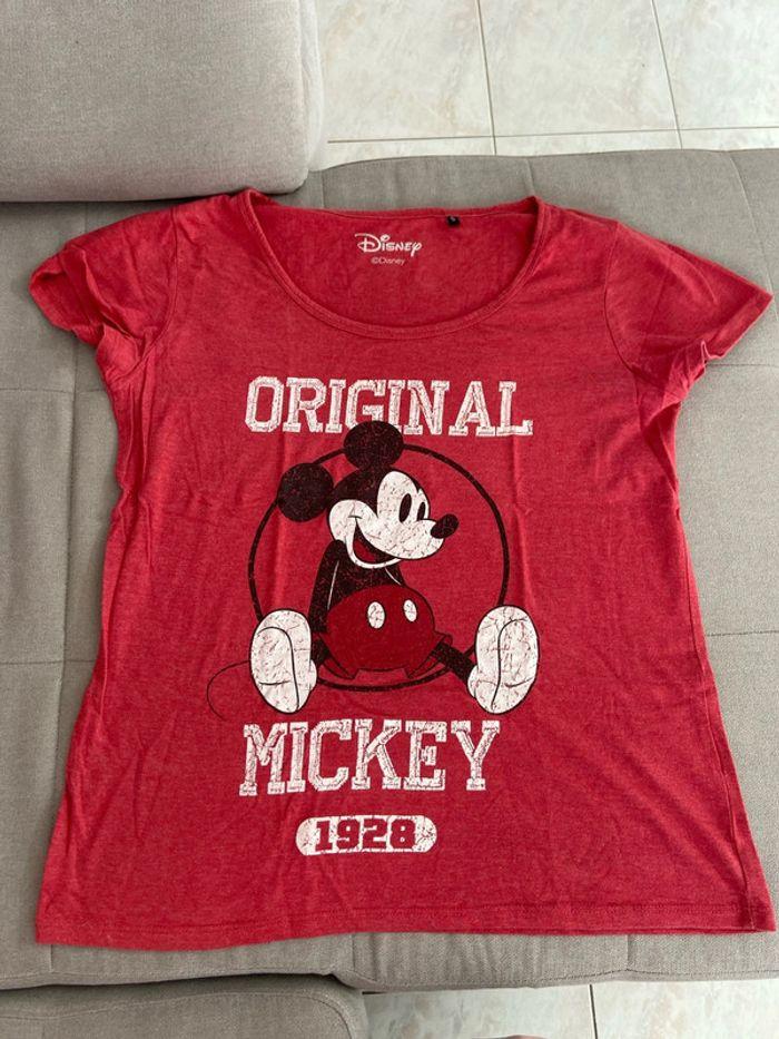 T shirt Disney taille S - photo numéro 1