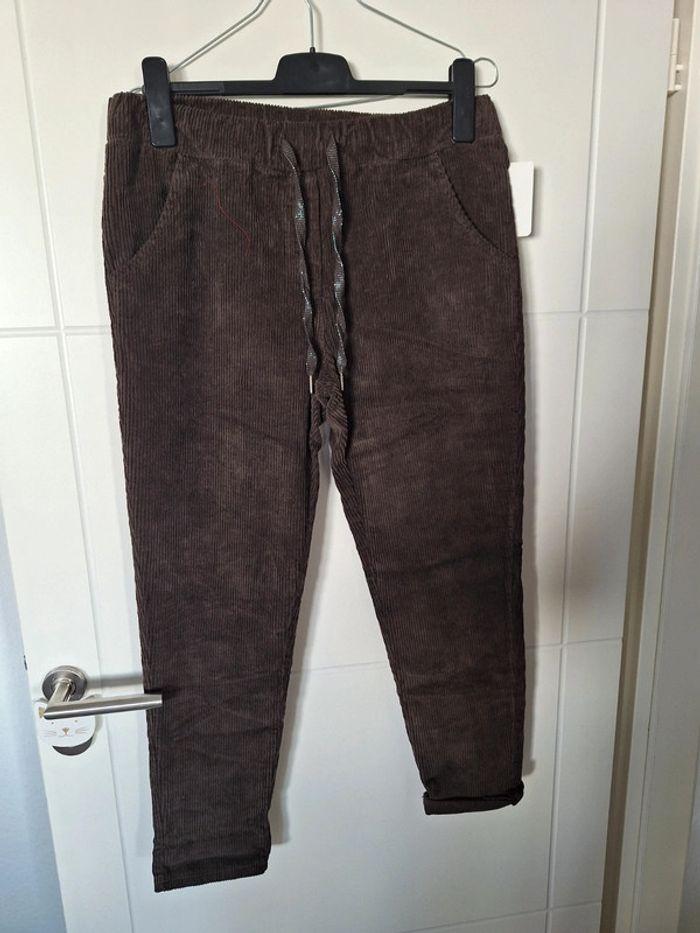 Pantalon skinny en velours marron - photo numéro 1