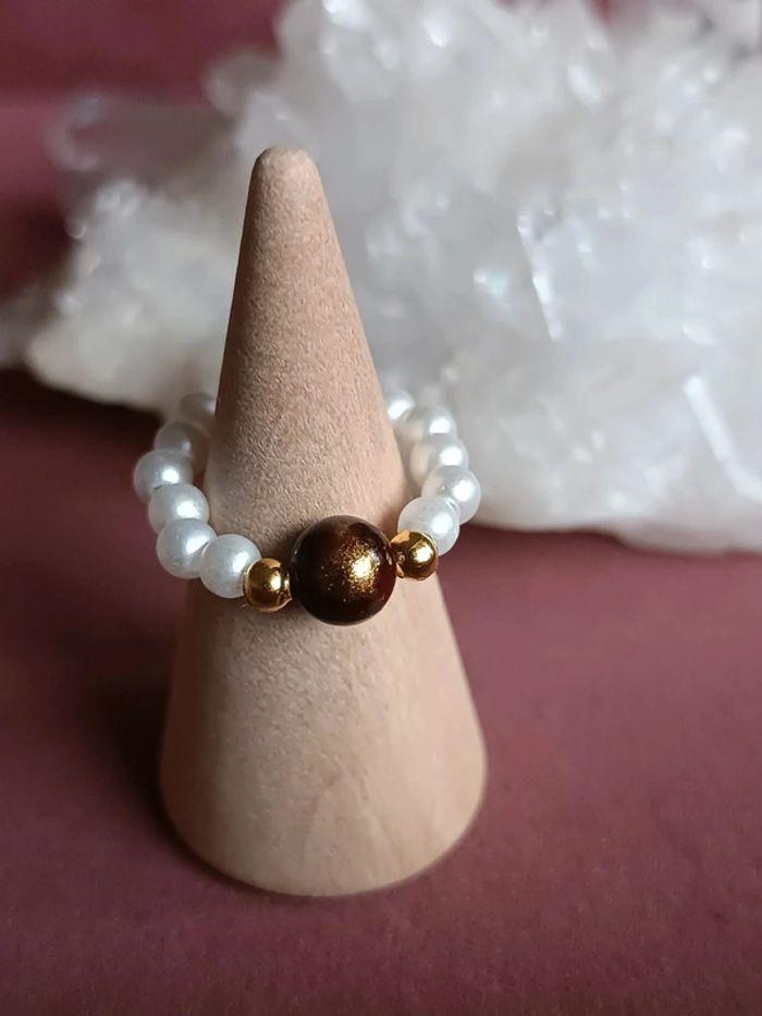 Petite bague en perles blanches - photo numéro 1