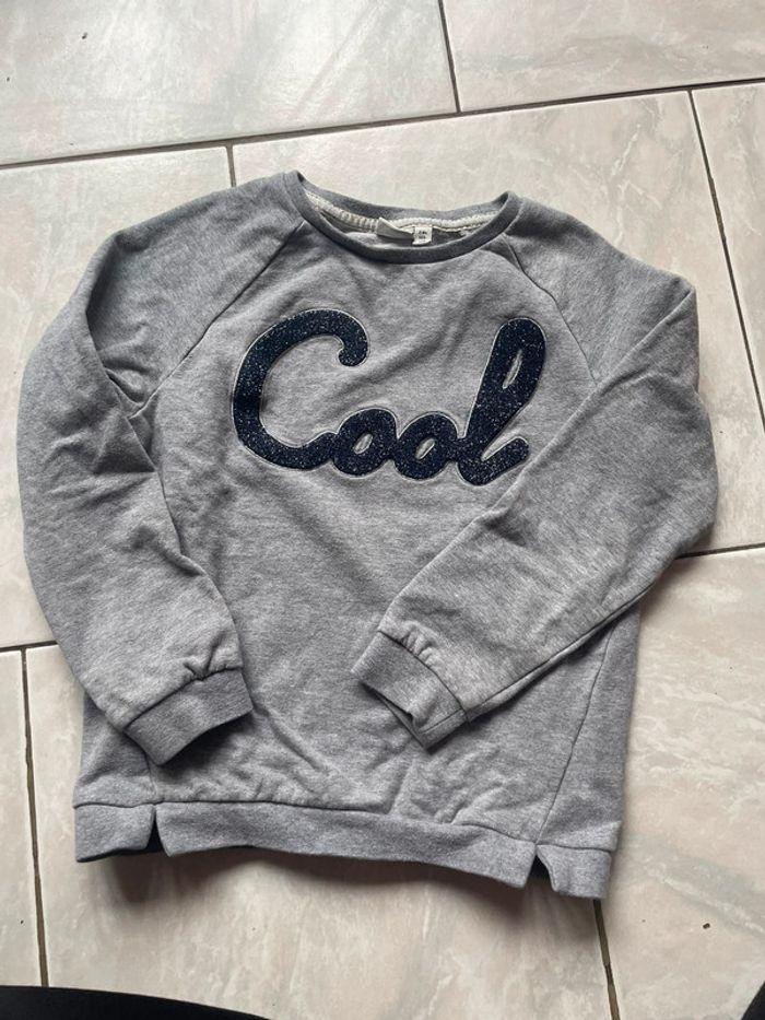 Pull « cool » 7/8 ans - photo numéro 1