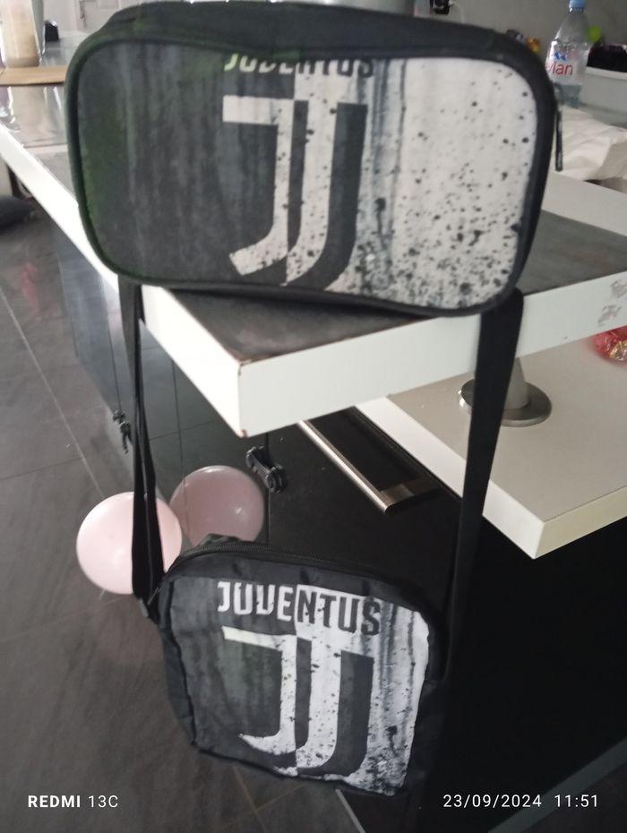 Lot sacoche + trousse Juventus - photo numéro 1