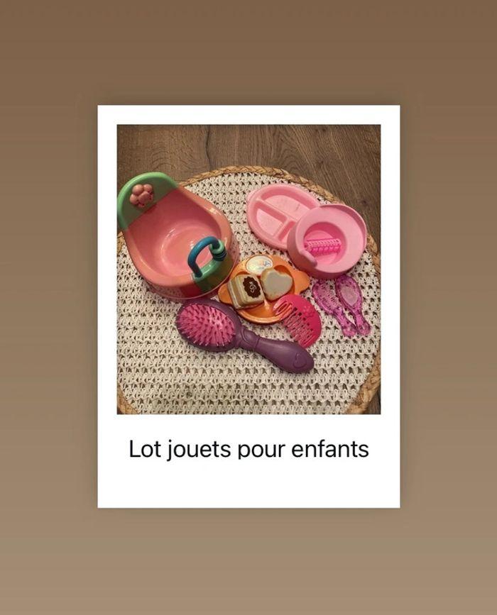 Jouets pour toilette de poupée - photo numéro 1